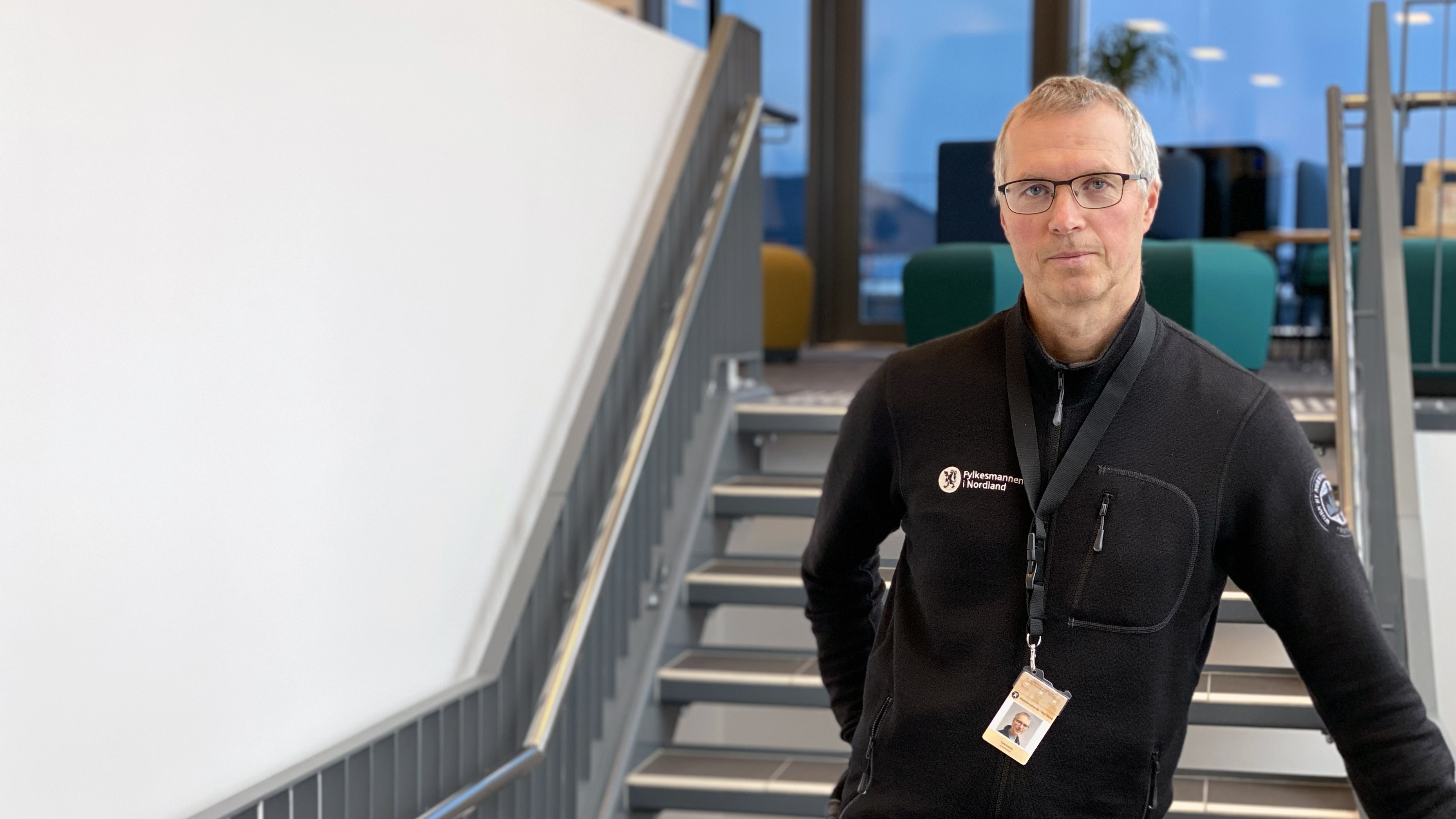 Seksjonsleder Tore Vatne i klima- og miljøavdelingen hos Statsforvalteren i Nordland frykter vi har tidenes verste rømningssituasjon i fylket. Foto: Emil Harjo Indsetviken/Statsforvalteren i Nordland. Seksjonsleder Tore Vatne i klima- og miljøavdelingen hos Statsforvalteren i Nordland frykter vi har tidenes verste rømningssituasjon i fylket.